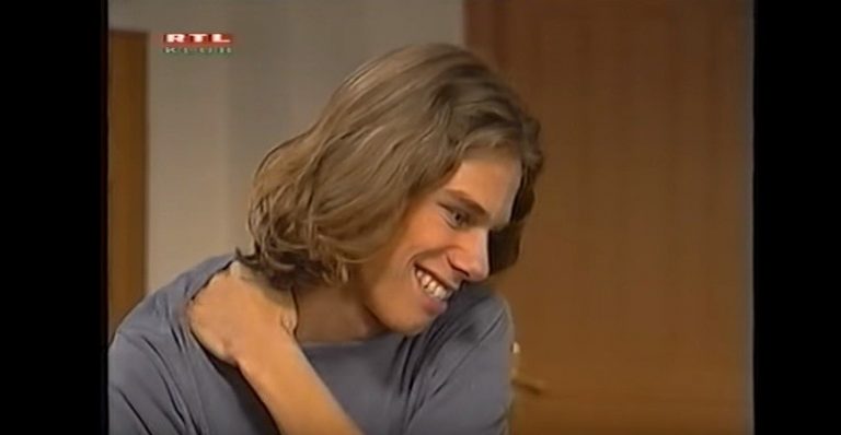 Ilyen sármos, jó vágású úriember vált a Barátok közt egykori loboncos Berényi Ákosából (fénykép):