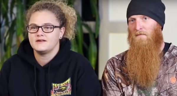 A pár a lakodalmuk előtt fullos átalakításnak veti alá magát. Az eredmény: a násznép több tagja először azt hiszi, tévedésből mások esküvőjére tévedt