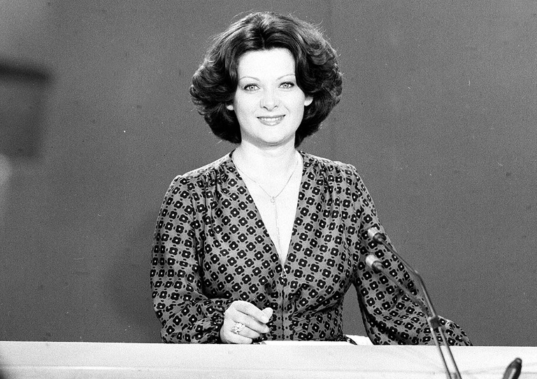 Nagy kedvencünk volt a Kazinczy-díjas bemondónő, Kertész Zsuzsa! 74 évesen is remekül néz ki: