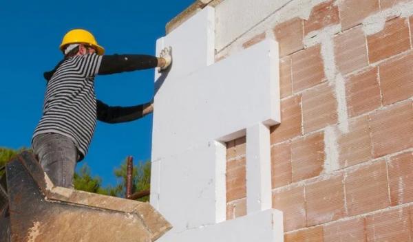 Óva int az építész: polisztirollal szigetelni messze nem veszélytelen! Ezért: