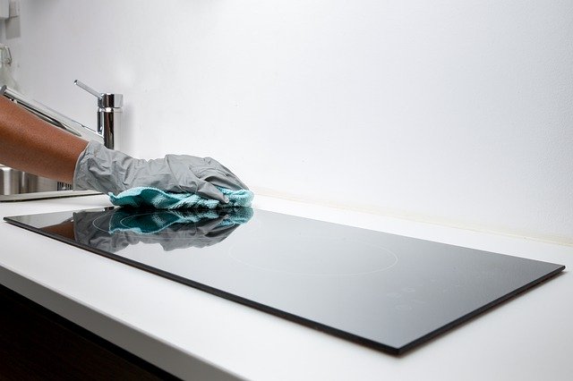 5 praktikus kis technika, hogy ne kelljen többé a fél fizetésünket méregdrága tisztítószerekért otthagynunk a boltban!