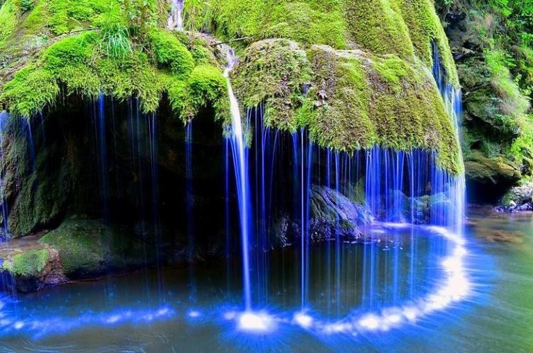 Földünk legkülönlegesebb vízesése itt van a szomszédunkban! ELDUGOTT, ezért tökéletes tipp az idei pihenéshez!