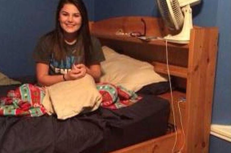 A férj szó nélkül válópert indított, mikor felesége elküldte neki ezt az ártatlannak tűnő fényképet: te kiszúrod, hogy mit vett észre rajta?