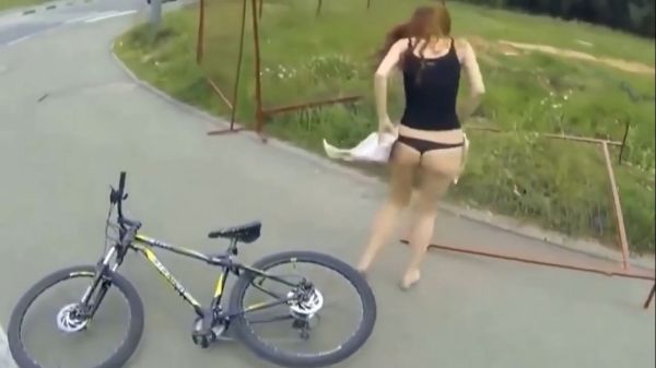 Már rögtön a videó elején bömbölni fogsz a röhögéstől! Tutira imádni fogod, a sírás fog kerülgetni