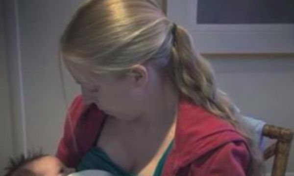 Az anyuka arra kéri az orvost, hogy 15 nappal előbb szülhessen: mikor elmondja az okát, a doktor zokogni kezd