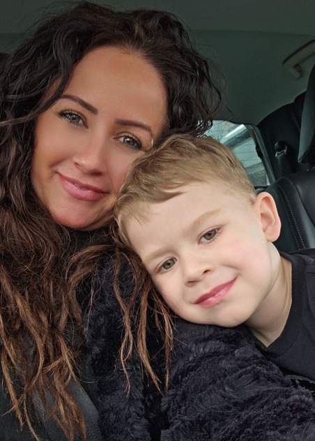 💔 Borzasztó, hogy így érjen véget egy kis élet: a 4 éves kisfiú meghalt egy nappal azután, hogy hónalj-fájdalomra panaszkodott anyukájának