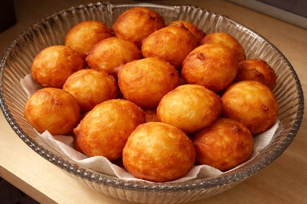 Magától megfordul ez az ízletes bögrés pillefánk. Alig pár perc az egész