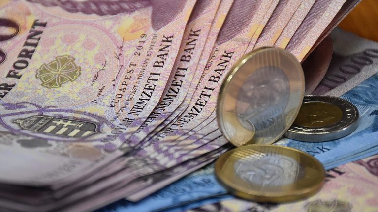 Kiderült, kiknek jár majd nyugdíjemelés: pontos összegek, kinek mennyi jut majd