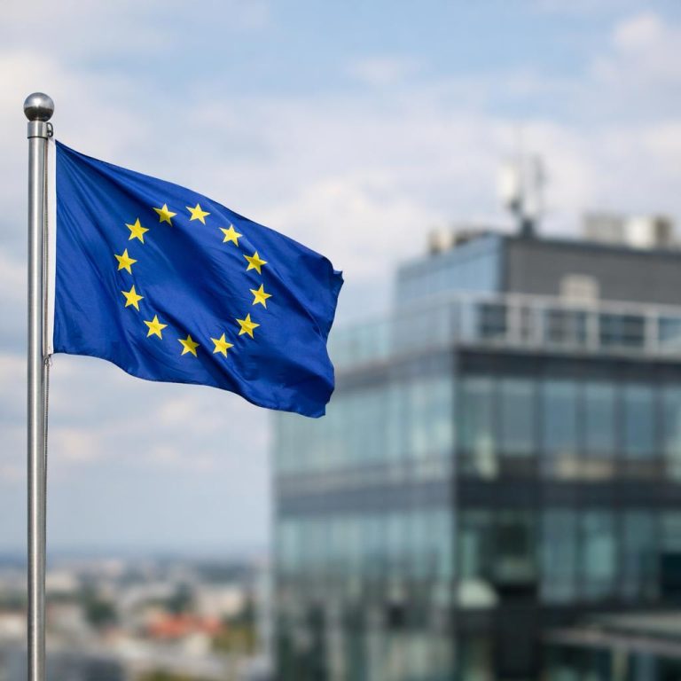 Döntöttek Brüsszelben: esély nélkül lesznek az EU-s pénzekre a szabályszegők